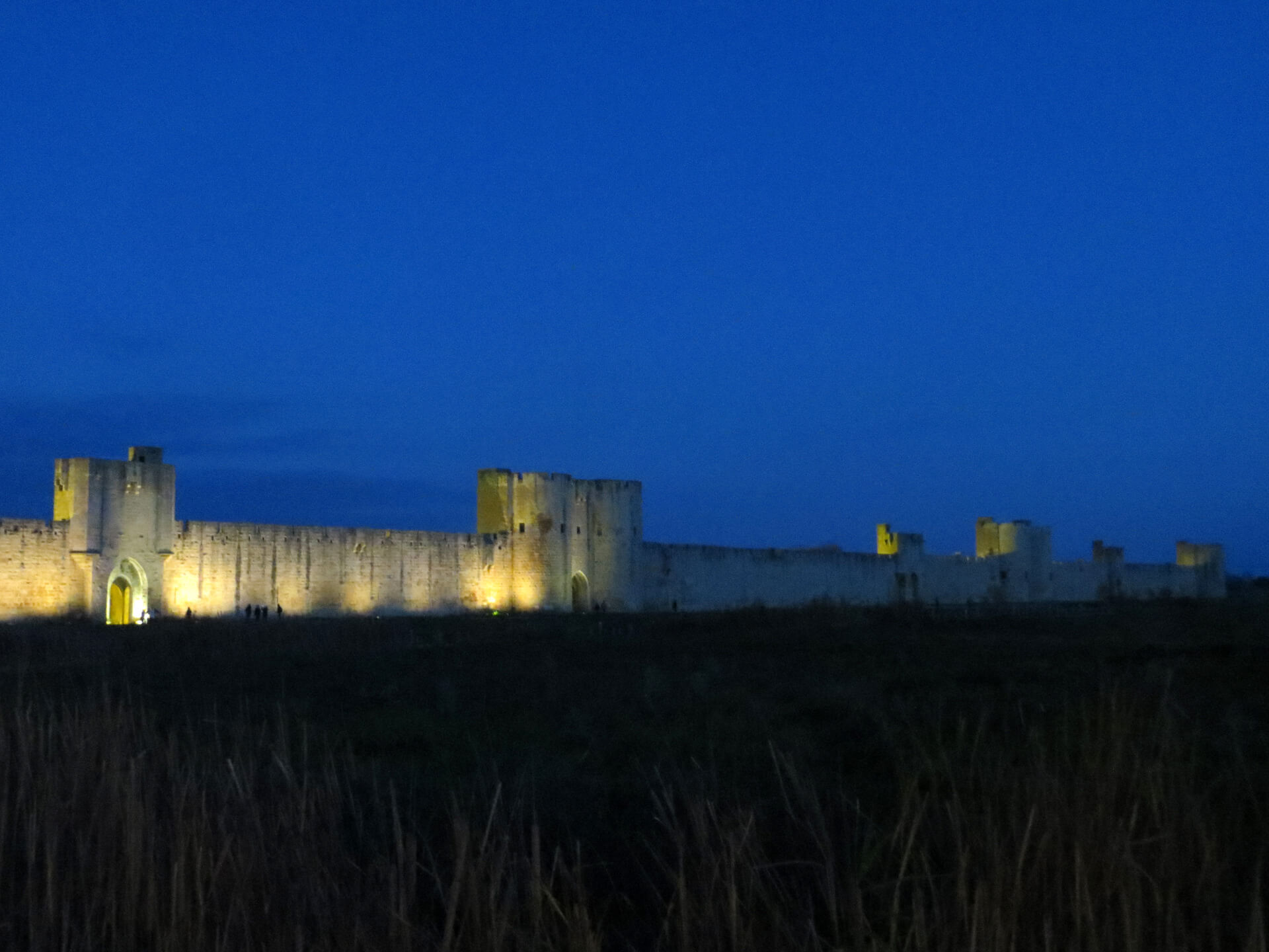 Aigues Mortes de nuit