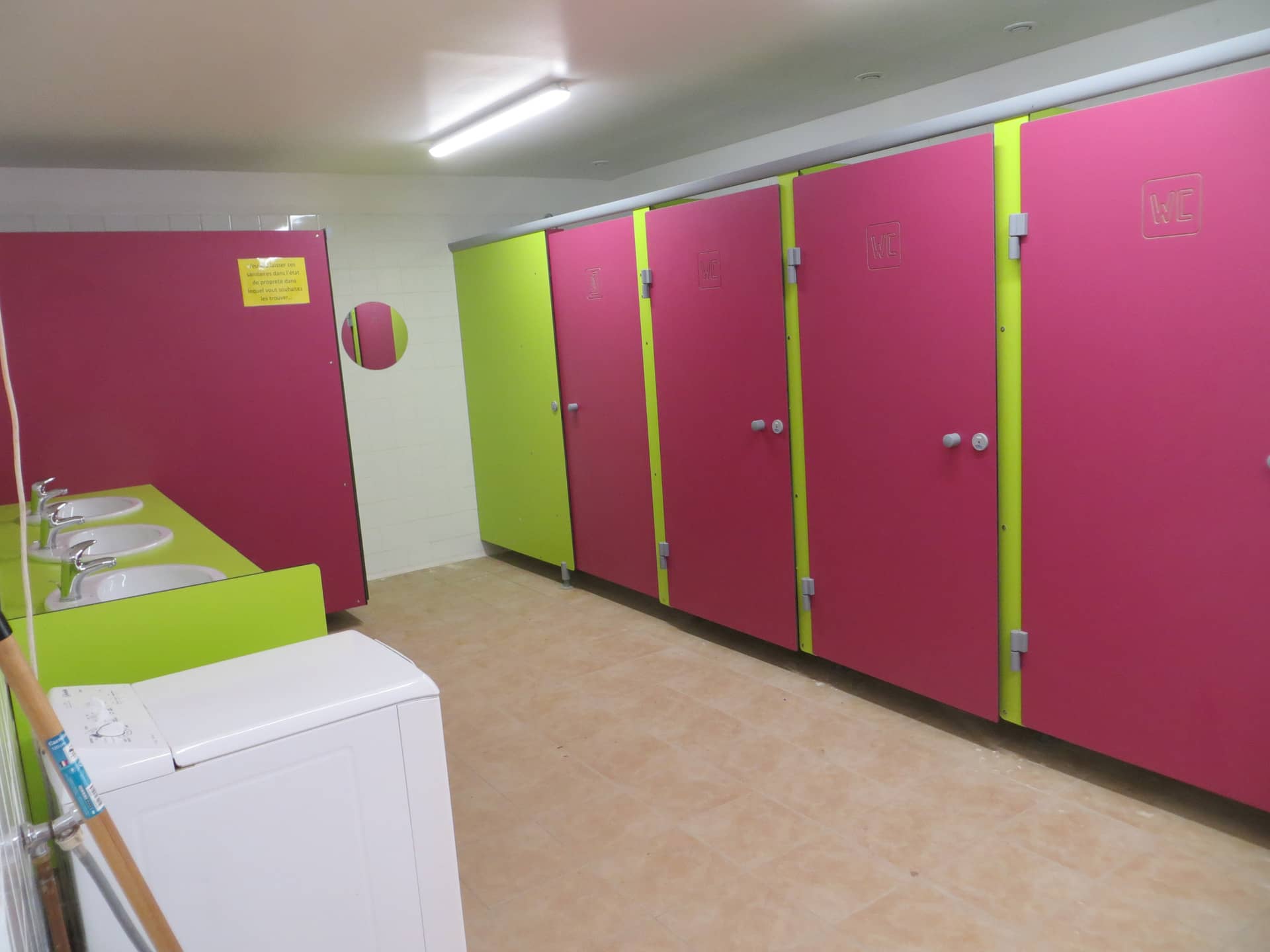 Sanitaires du camping à la ferme