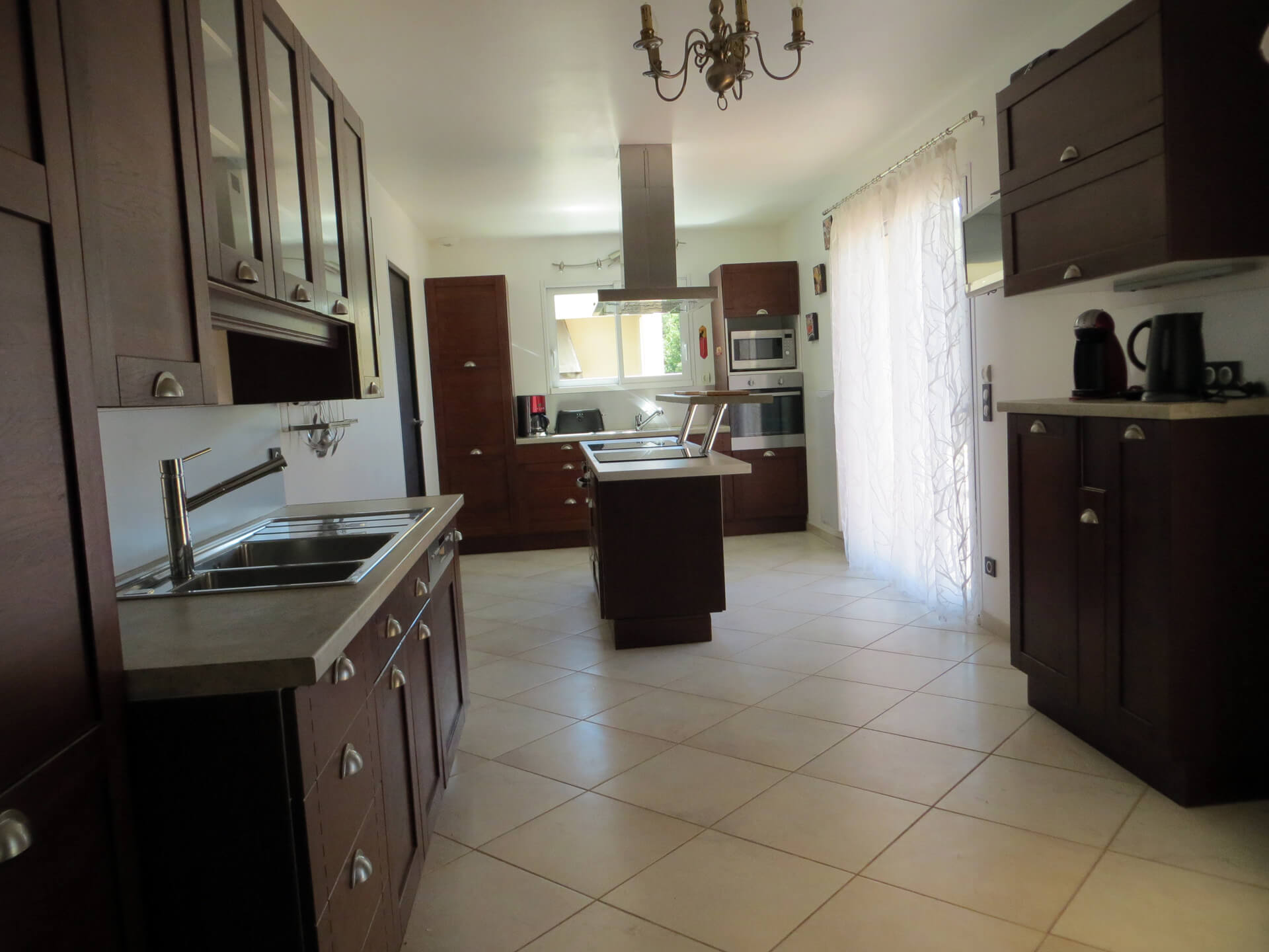 Villa L'Olivière kitchen