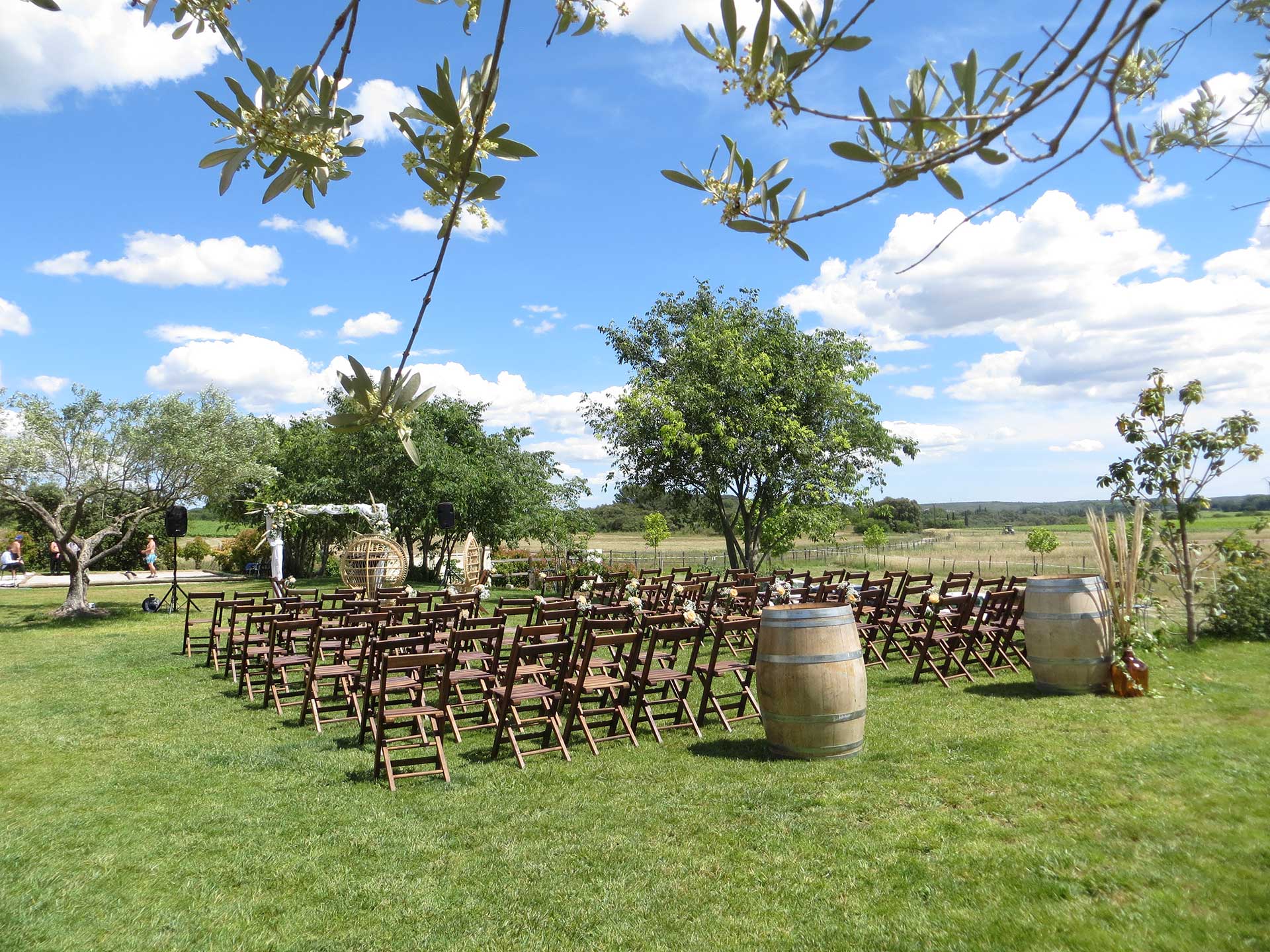 Outdoor secular ceremony space