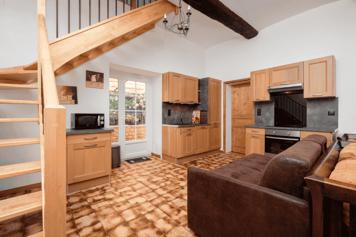 livingromm and kitchen at the villa called Les Lauriers Roses