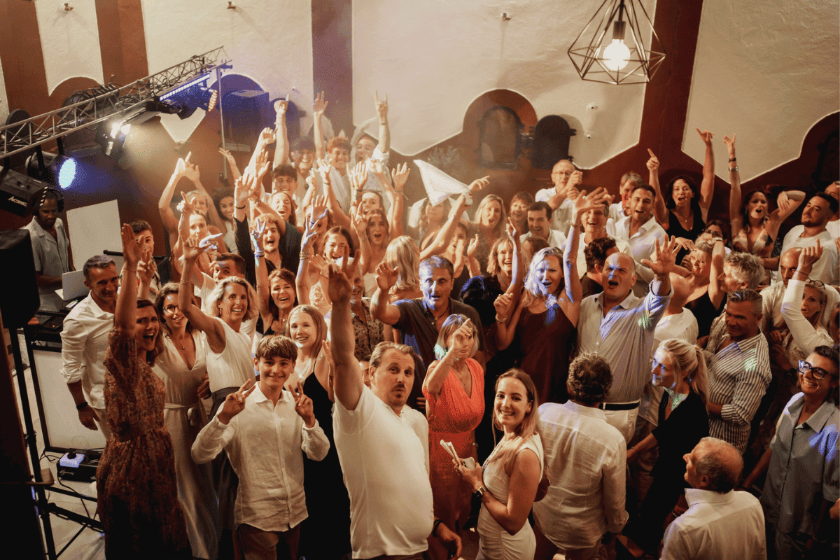people celebrating after a wedding in Salle Cuverie - Private Events South France