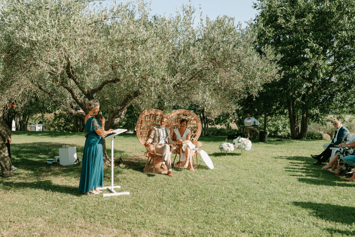 cérémonie sous les arbres - domaine de réception près de Montpellier